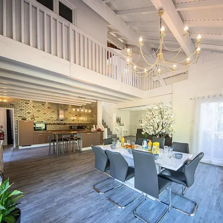 Zenitude - Indoor Pool & Jacuzzi * Jezainville