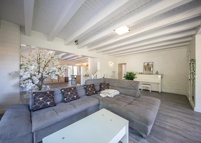 Zenitude - Indoor Pool & Jacuzzi