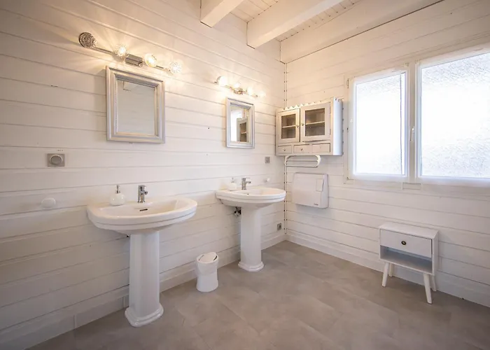 Zenitude - Indoor Pool & Jacuzzi Jezainville