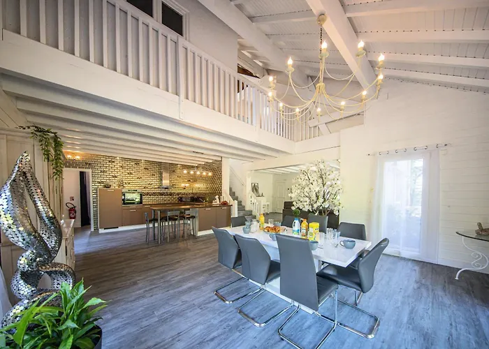 Zenitude - Indoor Pool & Jacuzzi * Jezainville